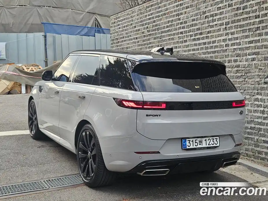 Land Rover Range-Rover Sport 2023 3.0 Автомат в Москве № 231316, фото 4