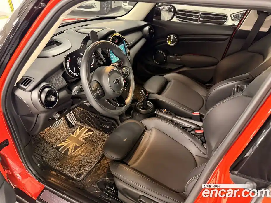 Mini Cooper 2021 1.5 Автомат в Москве № 231458, фото 5