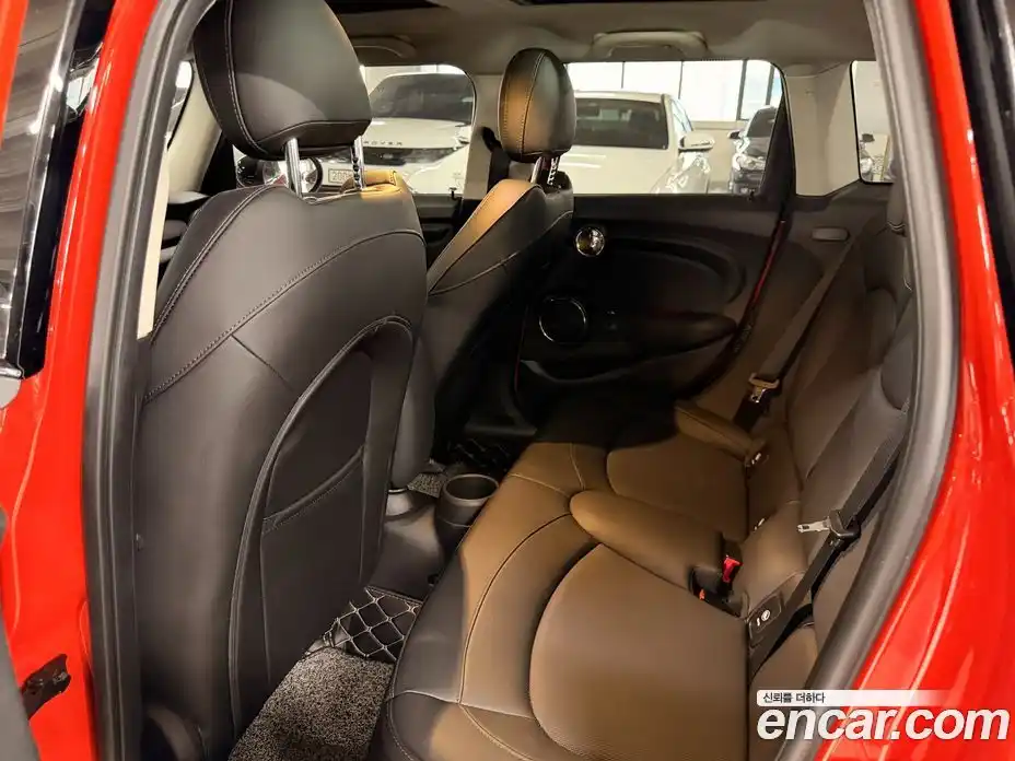 Mini Cooper 2021 1.5 Автомат в Москве № 231458, фото 6