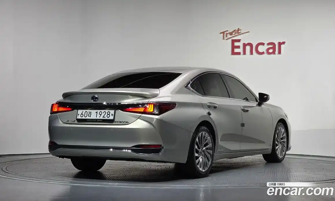 Lexus ES 2019 2.5 Автомат в Москве № 232011, фото 19