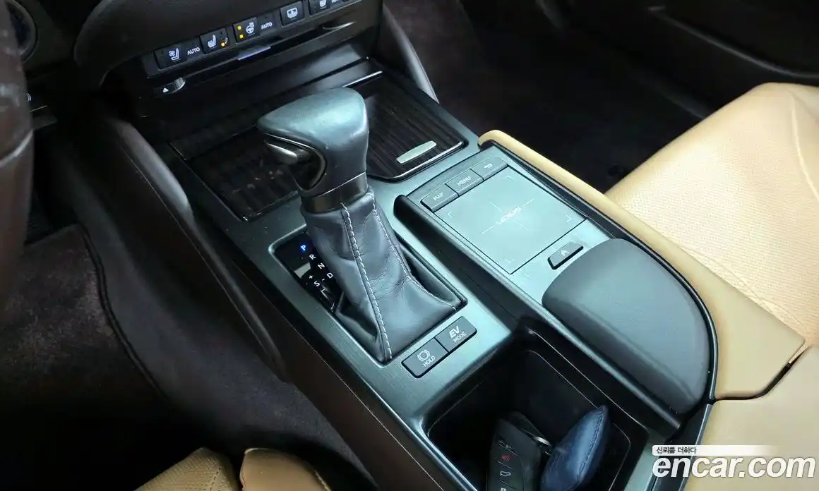 Lexus ES 2019 2.5 Автомат в Москве № 232011, фото 7