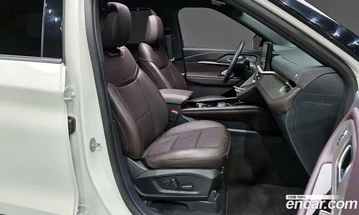 Ford Explorer 2025 2.3 Автомат в Москве № 233061, фото 11