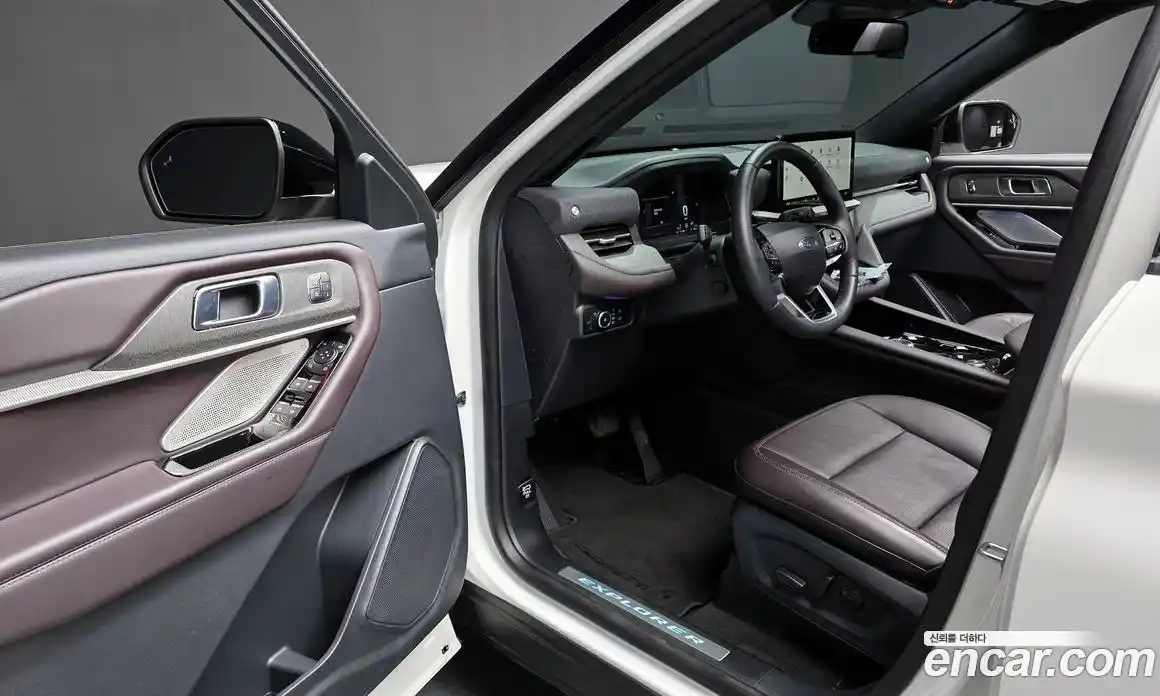 Ford Explorer 2025 2.3 Автомат в Москве № 233061, фото 10