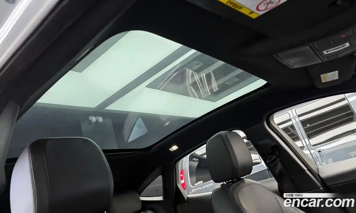 Jaguar E-Pace 2018 2.0 Автомат в Москве № 262114, фото 17