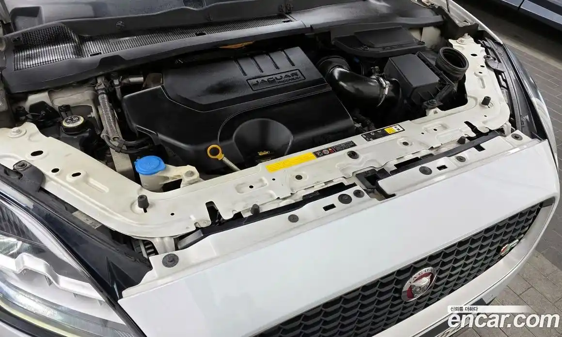 Jaguar E-Pace 2018 2.0 Автомат в Москве № 262114, фото 6