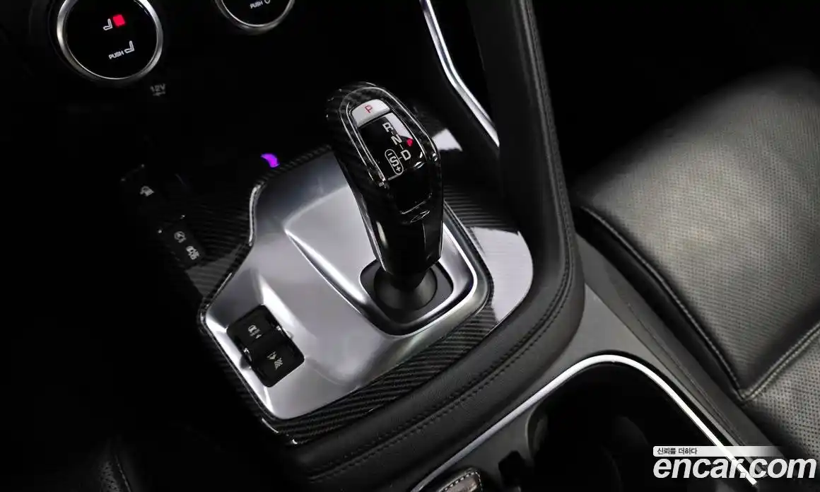 Jaguar E-Pace 2018 2.0 Автомат в Москве № 262114, фото 9