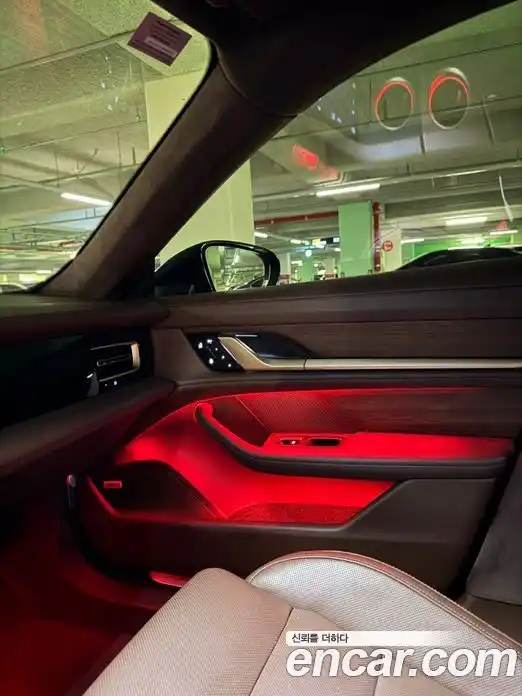 Porsche Taycan 2025 Автомат в Москве № 297325, фото 12