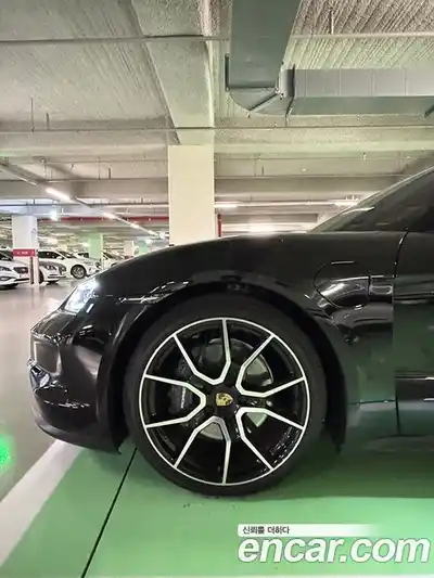 Porsche Taycan 2025 Автомат в Москве № 297325, миниатюра 6