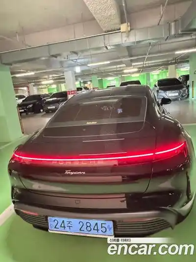 Porsche Taycan 2025 Автомат в Москве № 297325, миниатюра 9