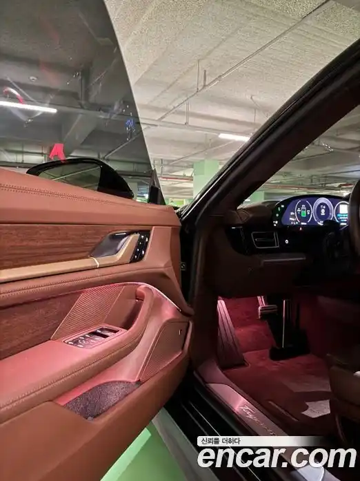 Porsche Taycan 2025 Автомат в Москве № 297325, фото 10