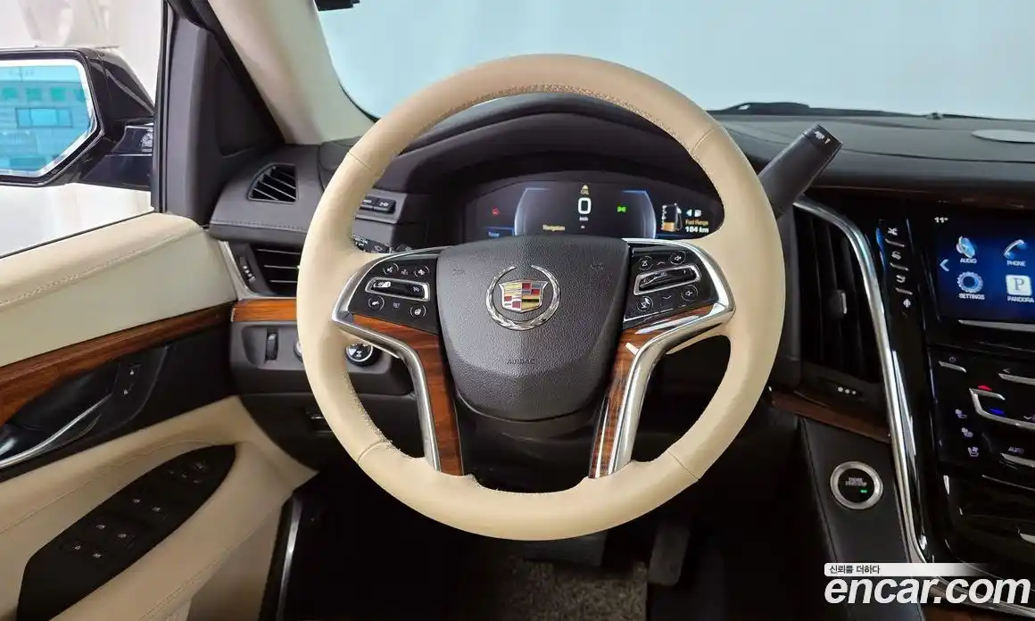 Cadillac Escalade 2015 6.2 Автомат в Москве № 306848, фото 13