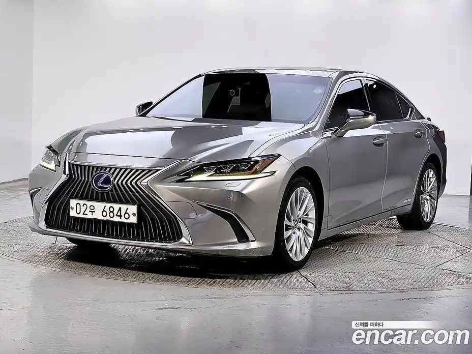 Lexus ES 2019 2.5 Автомат в Москве № 399134, фото 1
