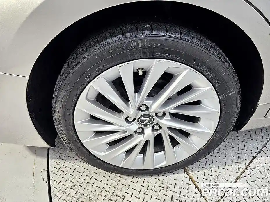 Lexus ES 2019 2.5 Автомат в Москве № 399134, фото 20