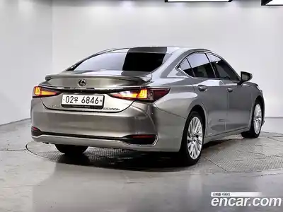 Lexus ES 2019 2.5 Автомат в Москве № 399134, миниатюра 4