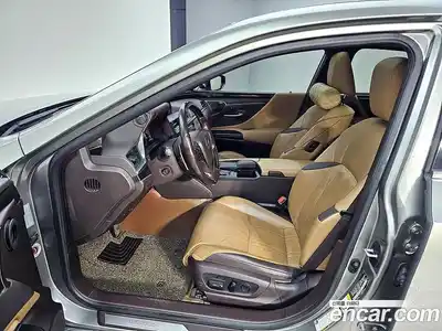 Lexus ES 2019 2.5 Автомат в Москве № 399134, миниатюра 6