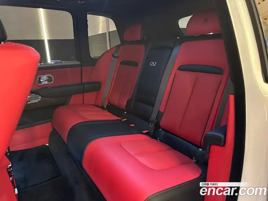 Rolls-Royce Cullinan 2023 6.7 Автомат в Москве № 407298, фото 11