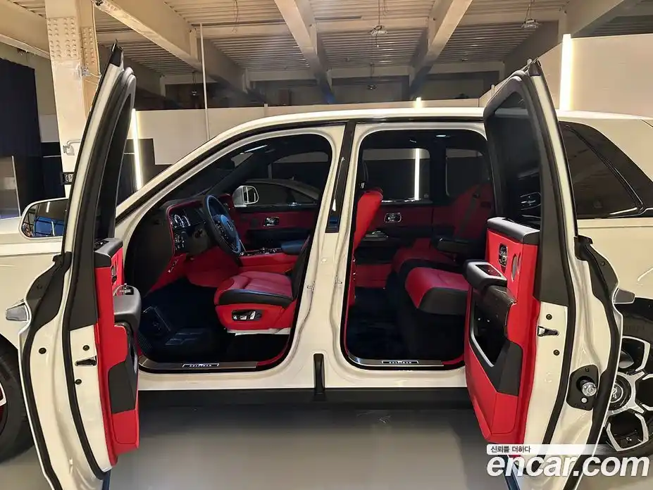 Rolls-Royce Cullinan 2023 6.7 Автомат в Москве № 407298, фото 19