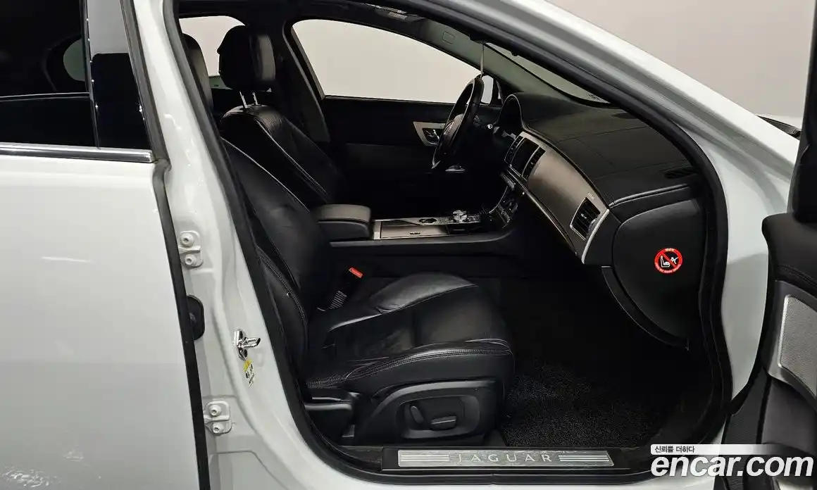 Jaguar XF 2013 2.2 Автомат в Москве № 411331, фото 11