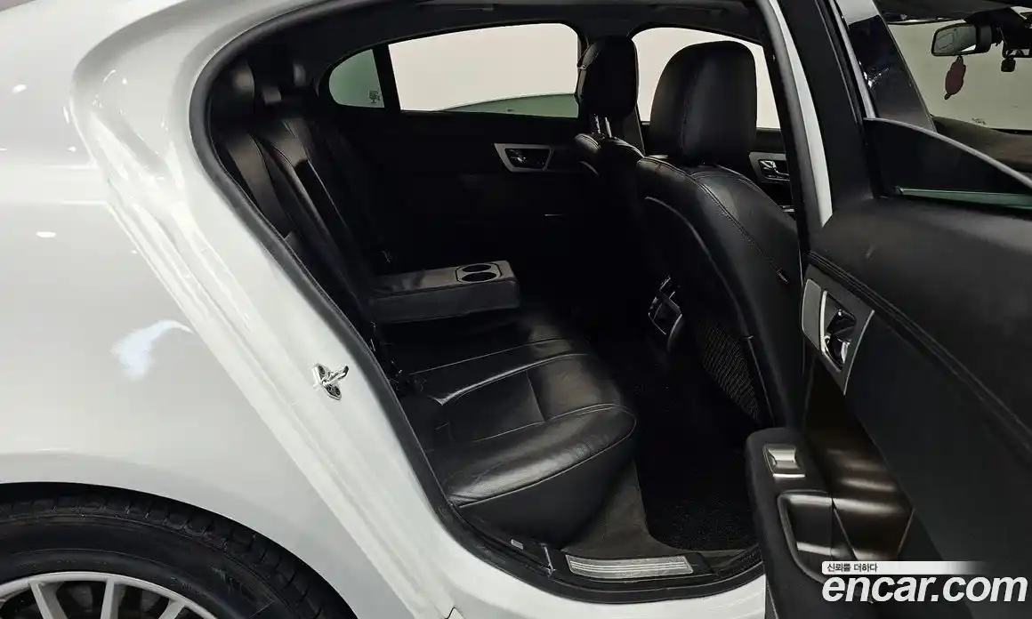 Jaguar XF 2013 2.2 Автомат в Москве № 411331, фото 12