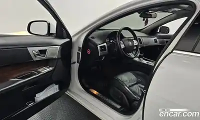 Jaguar XF 2013 2.2 Автомат в Москве № 411331, миниатюра 10