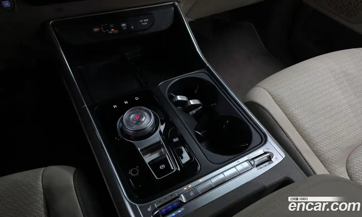 Kia Canival 2025 1.6 Автомат в Москве № 418429, фото 9