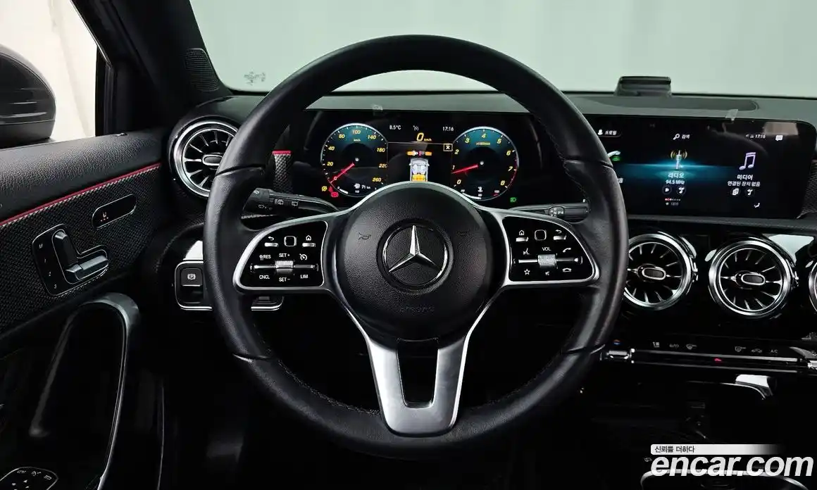 Mercedes-Benz A-Class 2021 2.0 Автомат в Москве № 427236, фото 13