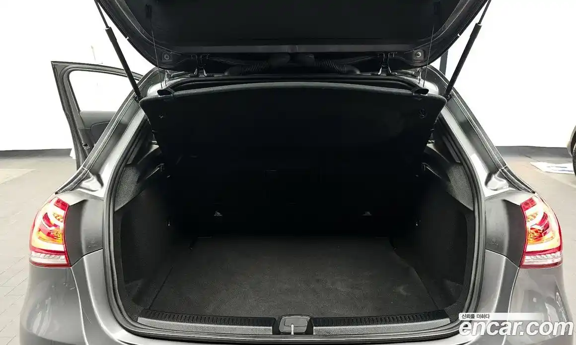 Mercedes-Benz A-Class 2021 2.0 Автомат в Москве № 427236, фото 20