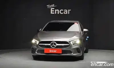 Mercedes-Benz A-Class 2021 2.0 Автомат в Москве № 427236, миниатюра 3