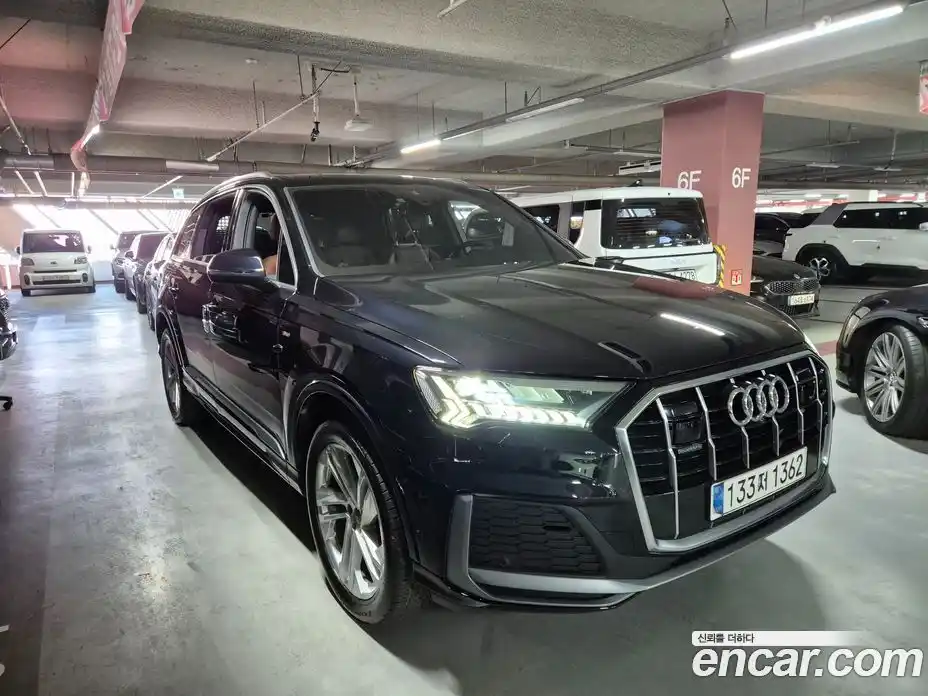 Audi Q7 2021 3.0 Автомат в Москве № 429662, фото 1