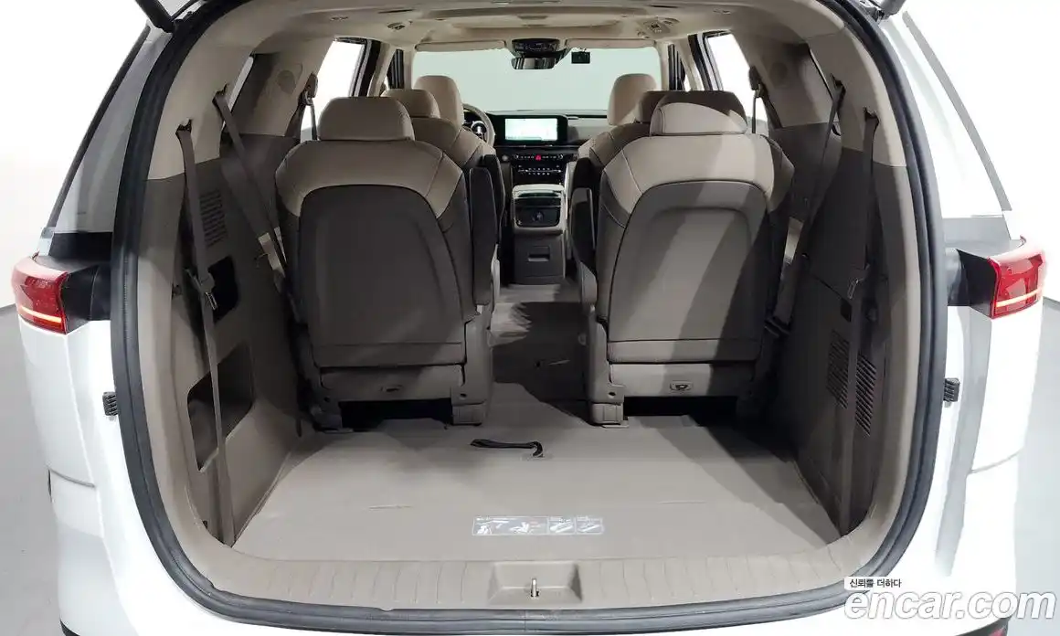 Kia Canival 2022 2.2 Автомат в Москве № 451669, фото 20