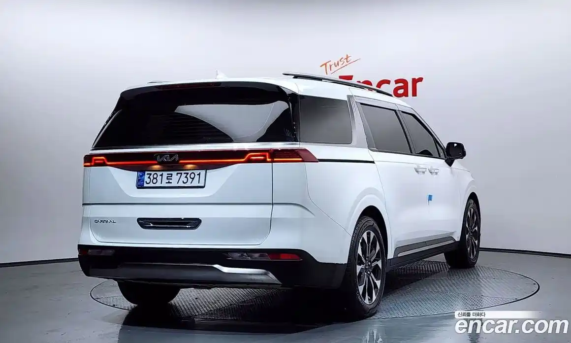 Kia Canival 2022 2.2 Автомат в Москве № 451669, фото 2