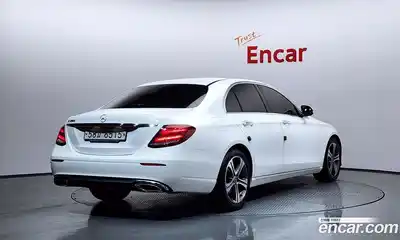 Mercedes-Benz E-Class 2019 2.0 Автомат в Москве № 466921, миниатюра 2