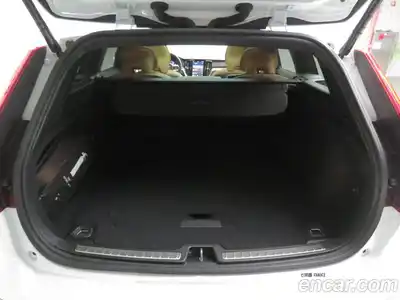 Volvo V60 2025 2.0 Автомат в Москве № 470019, миниатюра 11