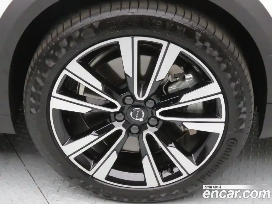 Volvo V60 2025 2.0 Автомат в Москве № 470019, фото 6