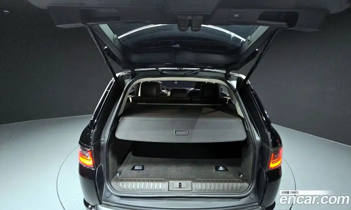 Land Rover Range-Rover Sport 2018 3.0 Автомат в Москве № 493547, фото 20