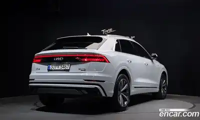 Audi Q8 2021 3.0 Автомат в Москве № 496794, миниатюра 2