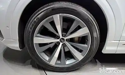 Audi Q8 2021 3.0 Автомат в Москве № 496794, миниатюра 5