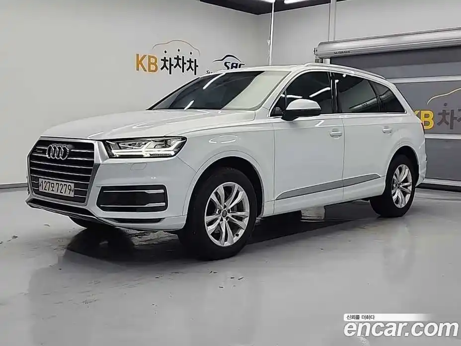 Audi Q7 2019 2.0 Автомат в Москве № 497361, фото 1