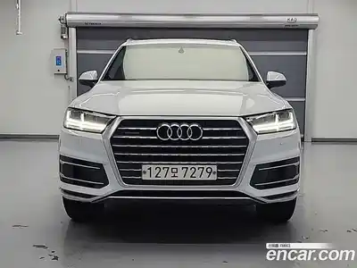 Audi Q7 2019 2.0 Автомат в Москве № 497361, миниатюра 2