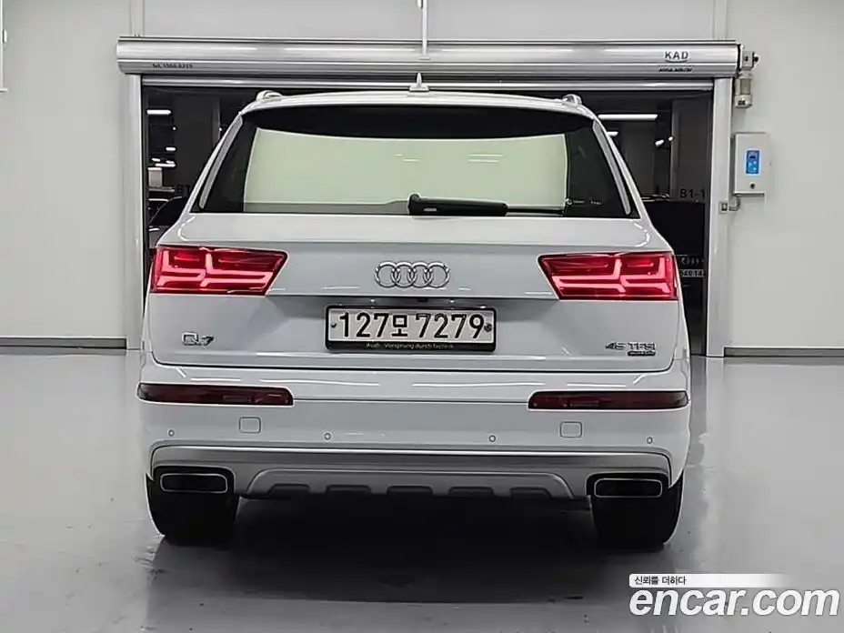 Audi Q7 2019 2.0 Автомат в Москве № 497361, фото 3