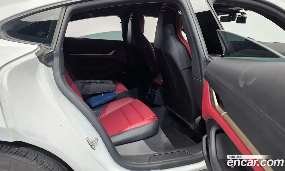 Porsche Taycan 2022 0.1 Автомат в Москве № 498285, фото 12