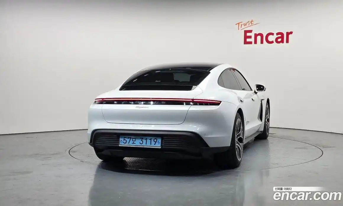 Porsche Taycan 2022 0.1 Автомат в Москве № 498285, фото 4