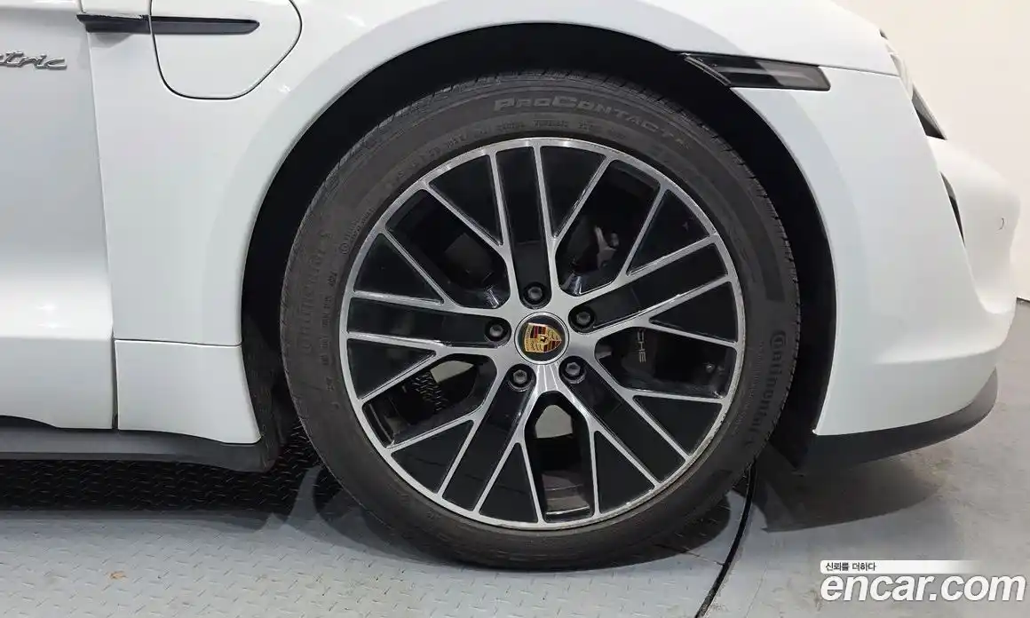 Porsche Taycan 2022 0.1 Автомат в Москве № 498285, фото 5