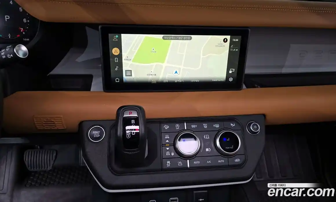 Land Rover Defender 2024 2.0 Автомат в Москве № 498676, фото 17