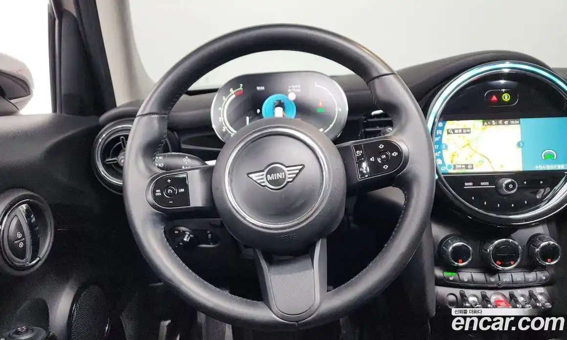 Mini Cooper 2022 1.5 Автомат в Москве № 499142, фото 13