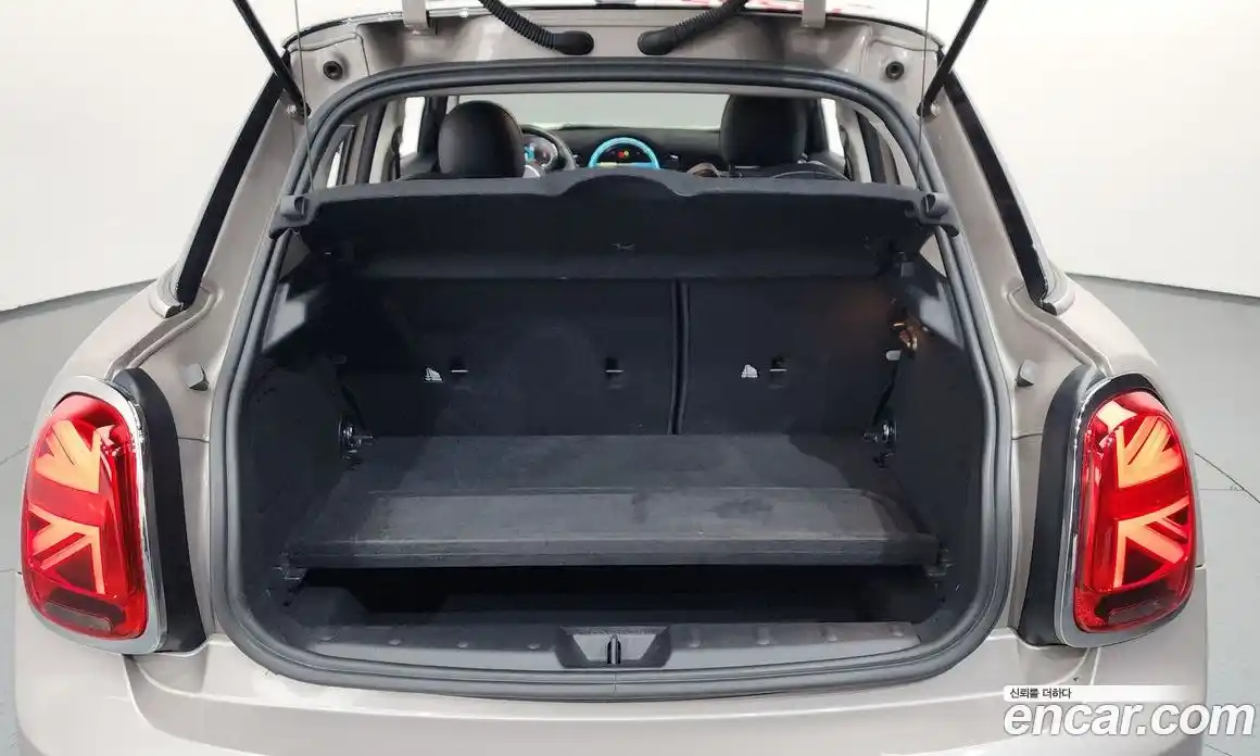 Mini Cooper 2022 1.5 Автомат в Москве № 499142, фото 20