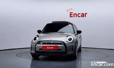 Mini Cooper 2022 1.5 Автомат в Москве № 499142, миниатюра 3