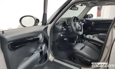 Mini Cooper 2022 1.5 Автомат в Москве № 499142, миниатюра 10