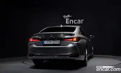 Lexus ES 2026 2.5 Автомат в Москве № 499554, миниатюра 4