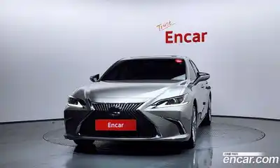 Lexus ES 2021 2.5 Автомат в Москве № 499699, миниатюра 3